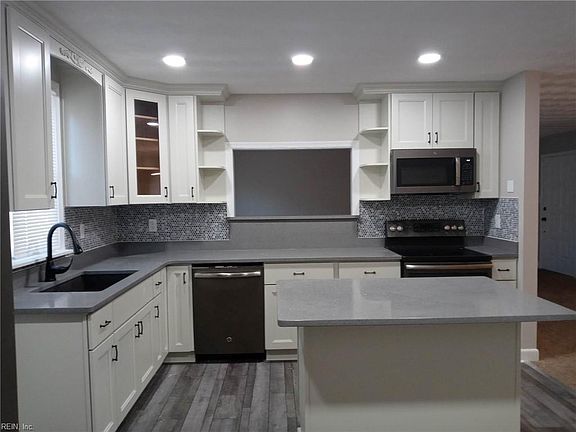 5th image of 438 N Oceana Blvd #1