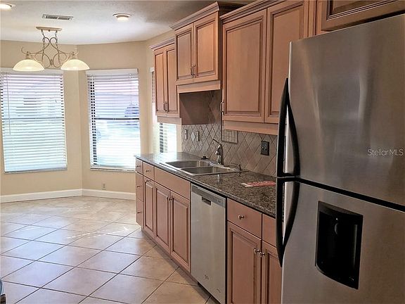 2nd image of 701 Holbrook Cir