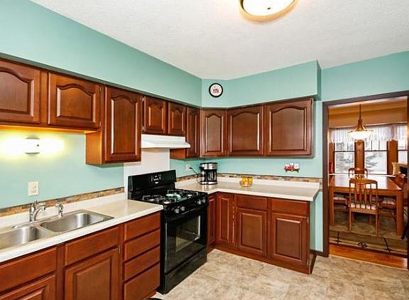 2nd image of 912 Martys Way