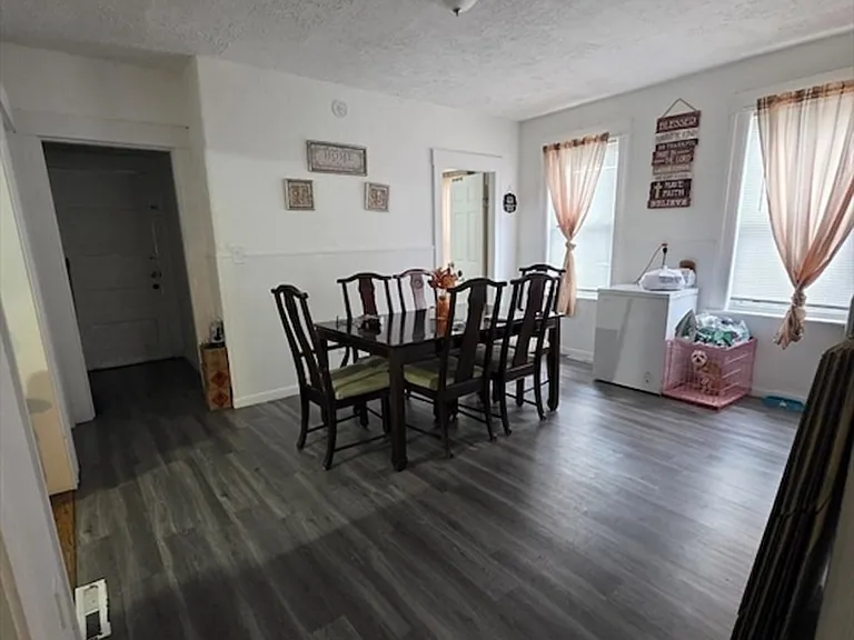 105 Arthur St #1 — Photo 3