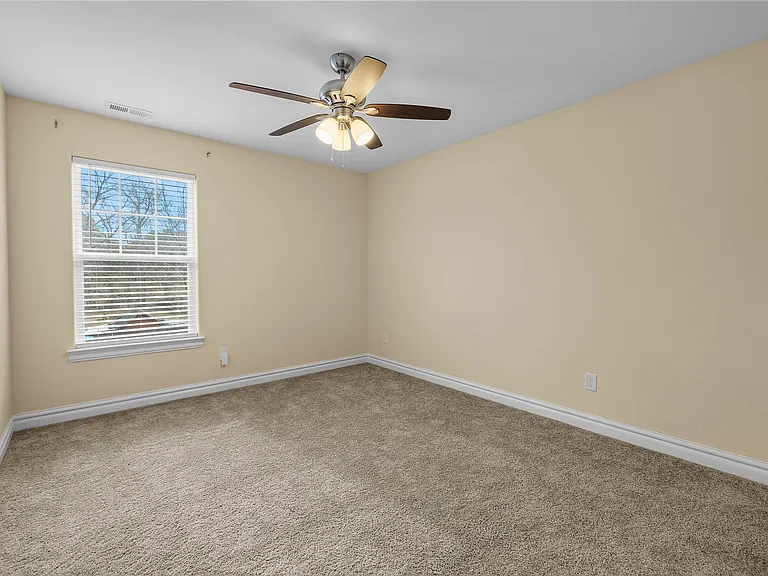 710 Beach Rd — Photo 9
