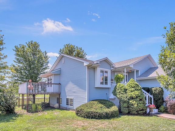 4th image of 415 Victoria Ct