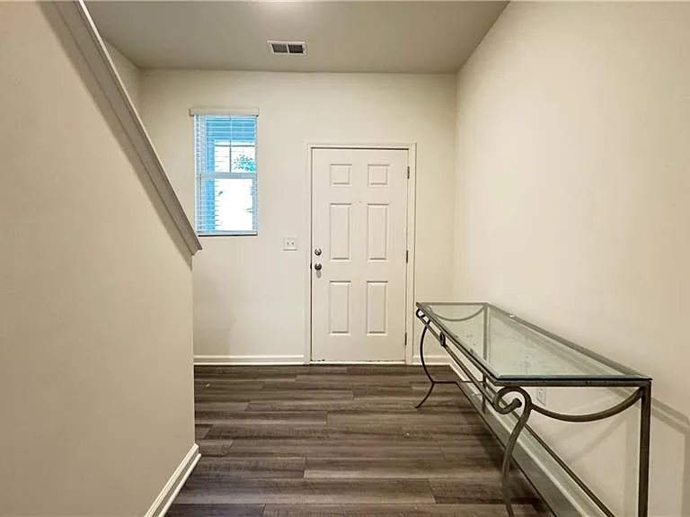 204 Fenchurch Way — Photo 9