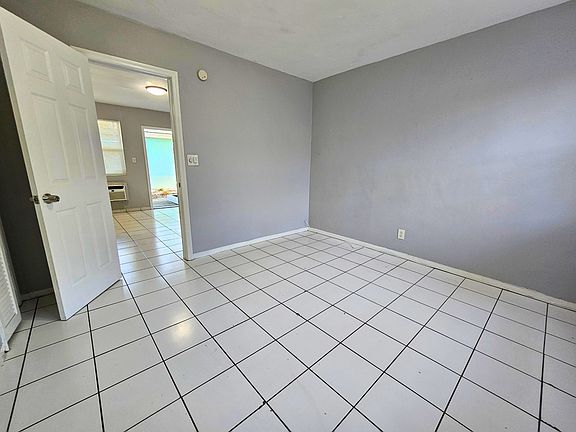 3rd image of 631 NE 8th Ave #4
