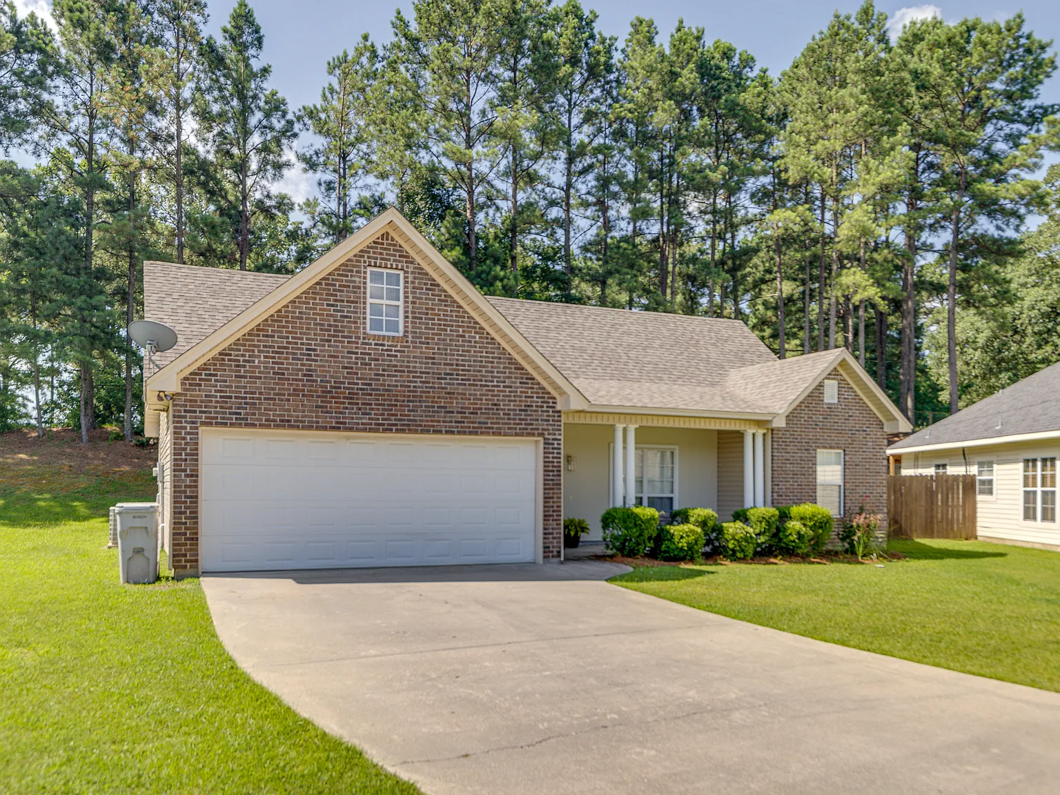3 bed, 1106 sqft, $3,000 — Photo 3