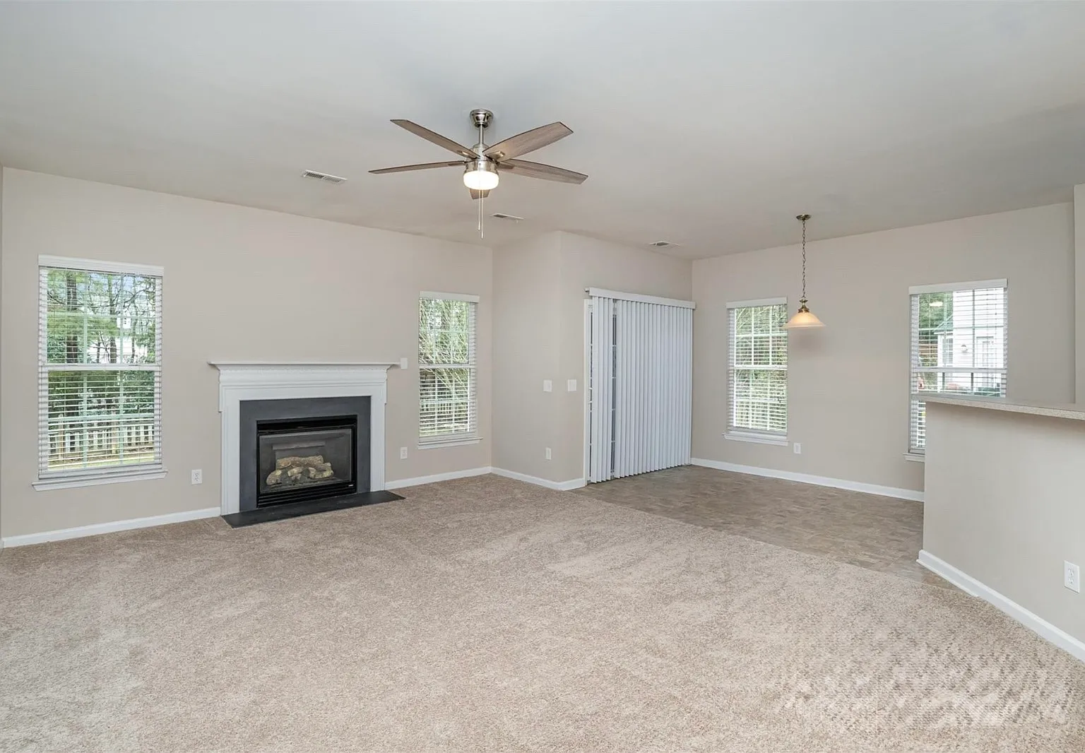 4 bed, 2197 sqft, $2,650 — Photo 3