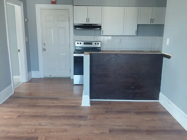 12 Summer St #6 — Photo 2