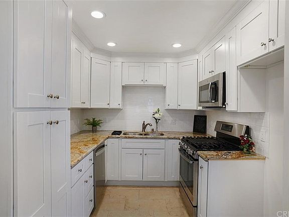 5th image of 19208 Avenue Of The Oaks Unit E