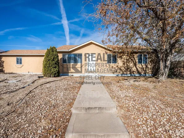 4645 Ridge Dr, Pueblo, CO 81008