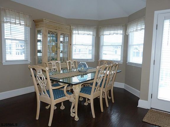 5th image of 4346 Asbury Ave Floor 2