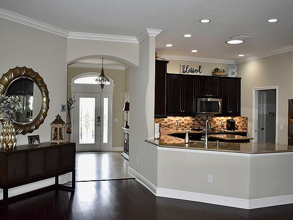 2nd image of 3710 Pepperidge Cir