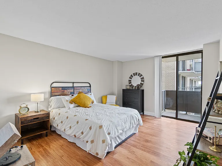 Westchester Tower Apartments — Photo 30
