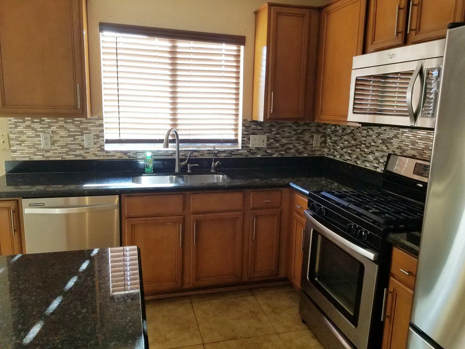 3 bed, 1629 sqft, $2,500 — Photo 4