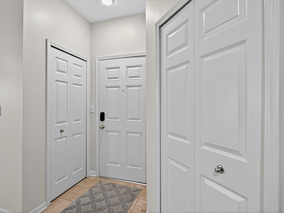 3rd image of 1928 Coventry Cir