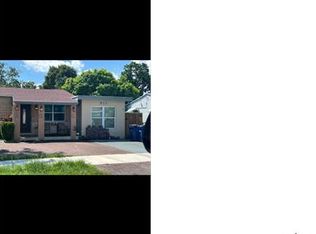 611 SW 10th St, Hallandale Beach, FL 33009