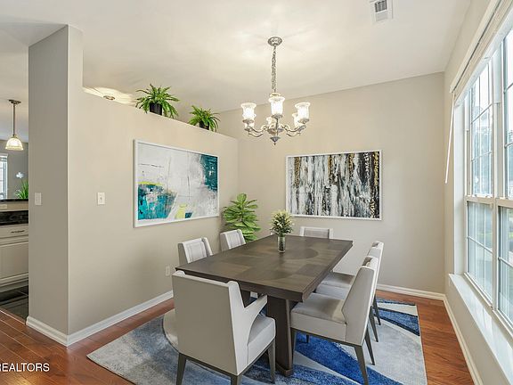 3rd image of 10737 Prince Albert Way