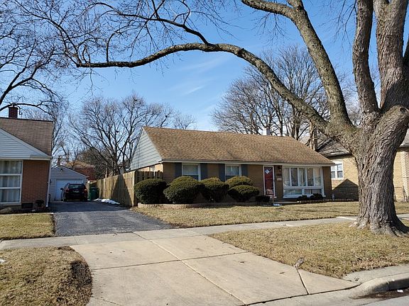 3rd image of 924 Bristol Ave