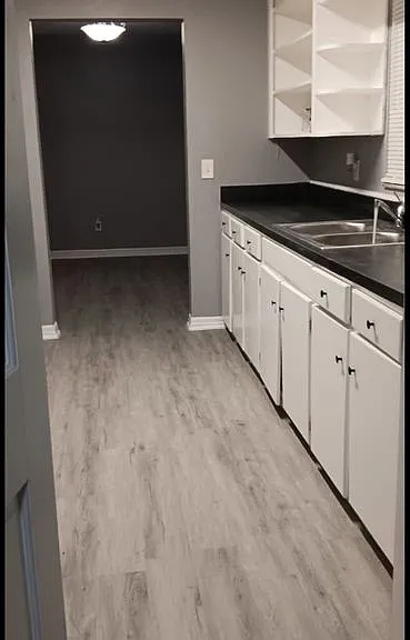 523 Oak Ave — Photo 2