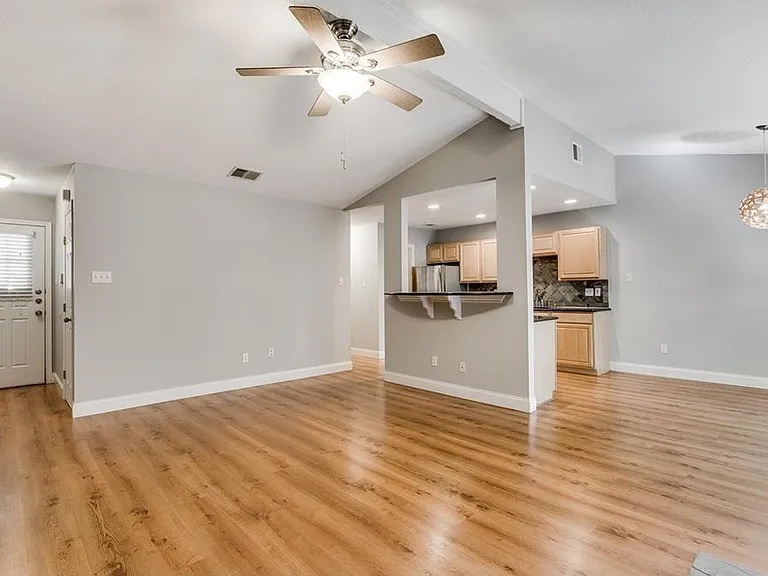 5107 Leralynn St #301 — Photo 9