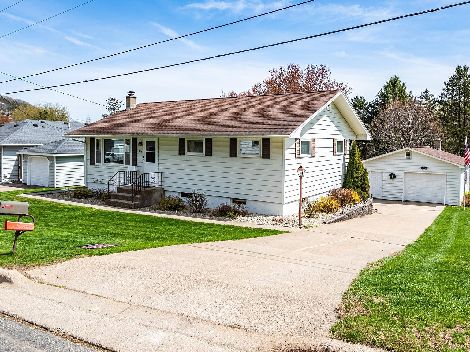 117 W Center St, Rollingstone, MN 55969 Zillow