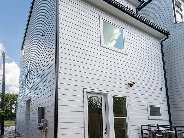 3348 Sauer St — Photo 24