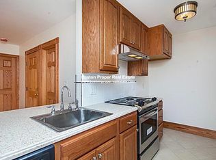 29 Phillips St #6, Boston, MA 02114