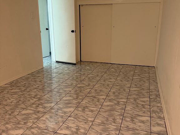 2nd image of 1427 Gardenia Ave #B