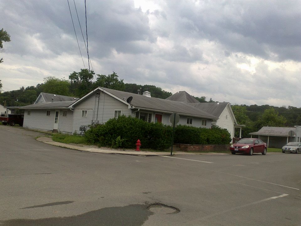 1st image of 7 E Church St