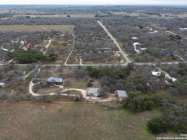 172 Home Place, Adkins, TX 78101