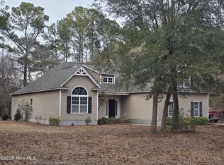 105 Dogwood Ct, Hampstead, NC 28443