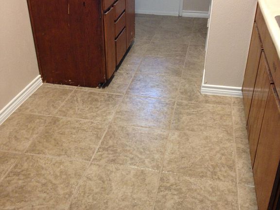 5th image of 1105 Woodbrook St