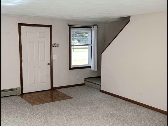 4th image of 92 Alger Ave #92
