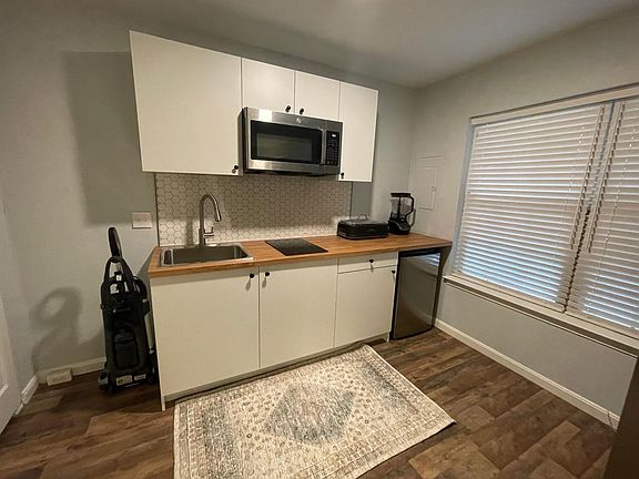 3rd image of 3207 Antrim Cir