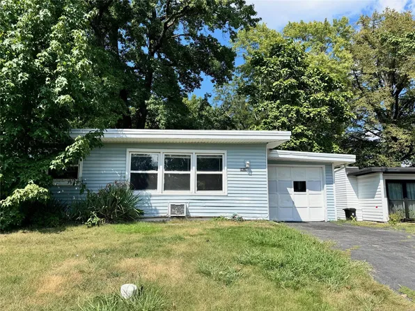 8429 Engler Ave, Saint Louis, MO 63114