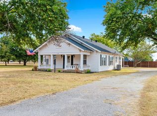 1101 Yarbrough St, Pilot Point, TX 76258