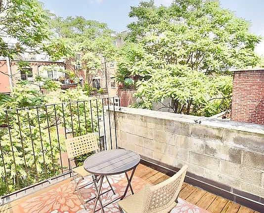 5th image of 143 W 75th St