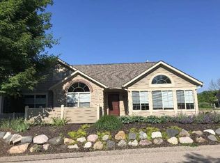 901 Bridge Crest Dr SE, Ada, MI 49301