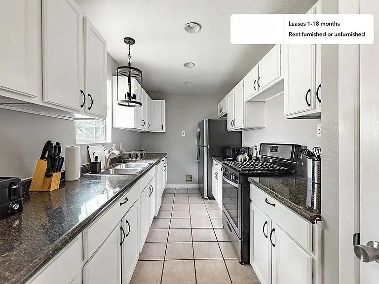 2311 Galway St — Photo 33