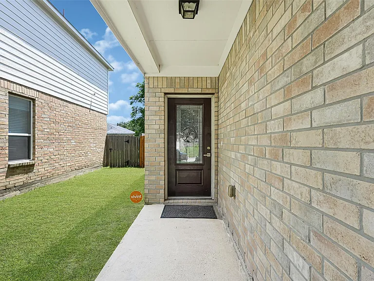 1827 Macondray Dr — Photo 3