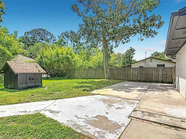 1415 Frances Dr — Photo 32