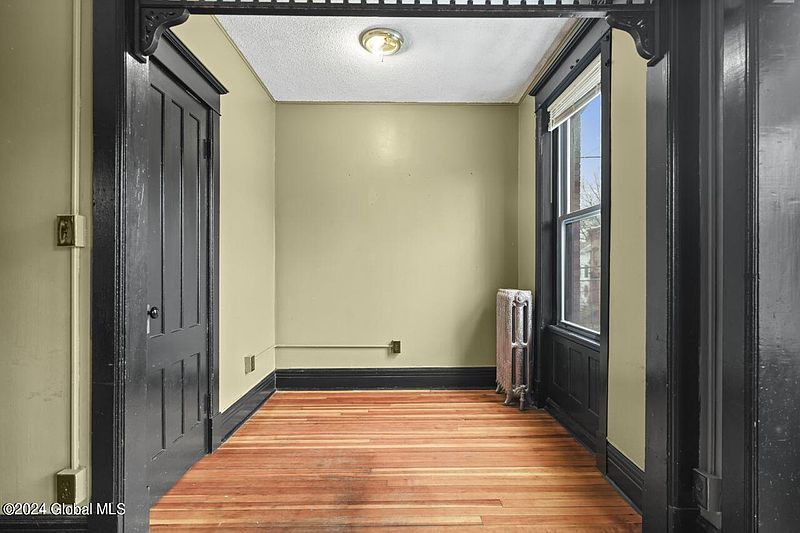 5th image of 18 Dana Avenue