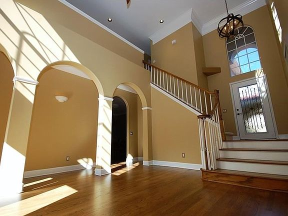 4th image of 5105 Interbay Blvd