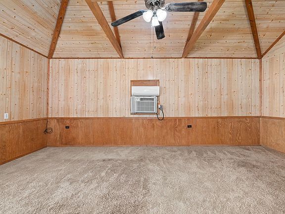 4th image of 420 Point Rd
