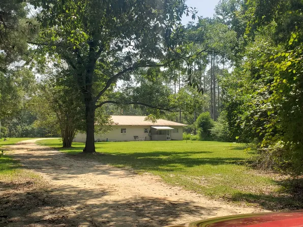 1606 Corbin Ln, Caryville, FL 32427