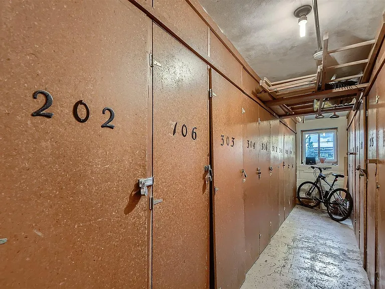 2212 Aldrich Ave S #305 — Photo 18