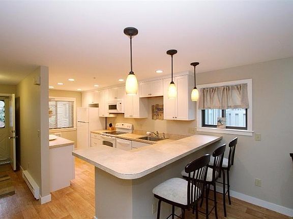 5th image of 33 Grove Lane #9C