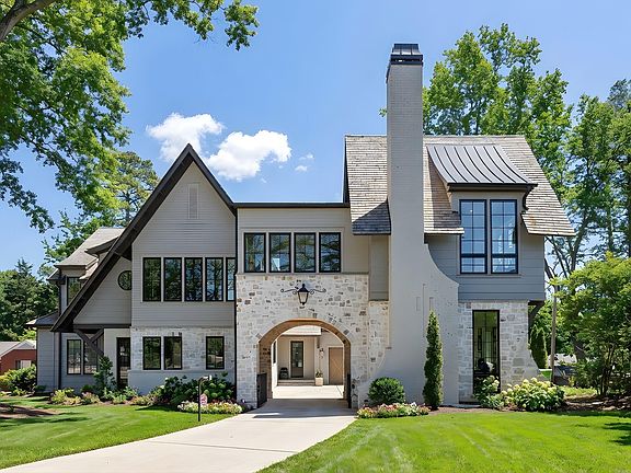 2nd image of 906 Brooks Ave