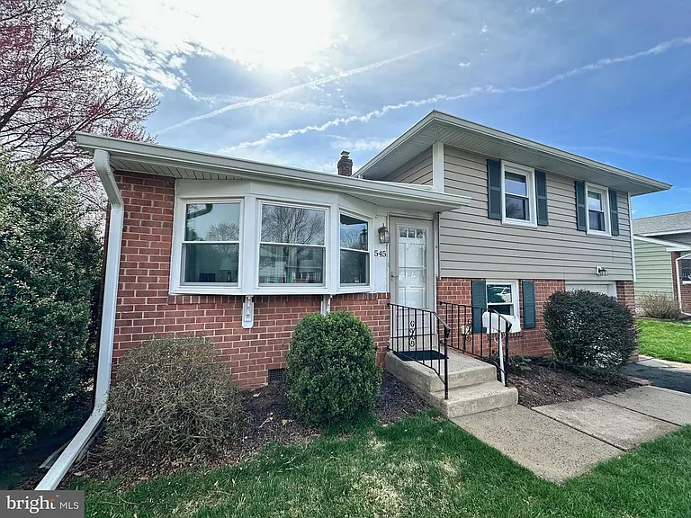 545 Poplar St — Photo 1