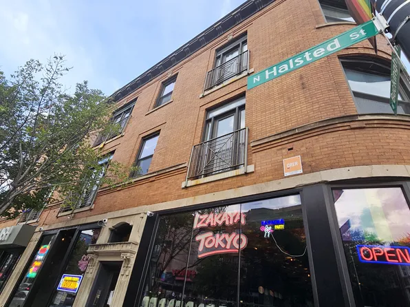 3337 N Halsted St APT 2, Chicago, IL 60657
