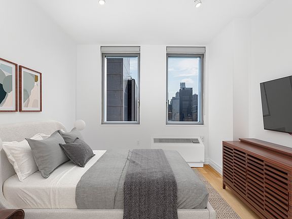 5th image of 554 W 54th St #25Y